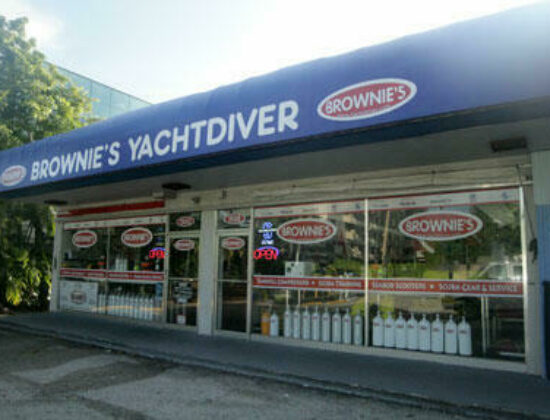 Brownies Yacht Diver Stores