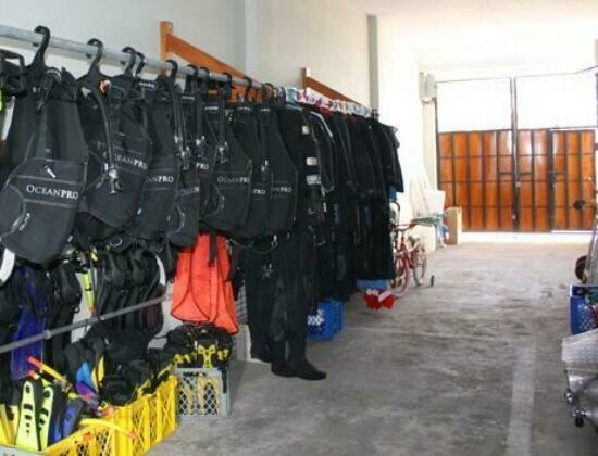 Galapagos Tip Top Dive & Training Facility