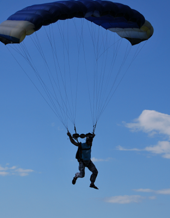 Army Parachuting Club/ Sõjaväe Langevarjuklubi