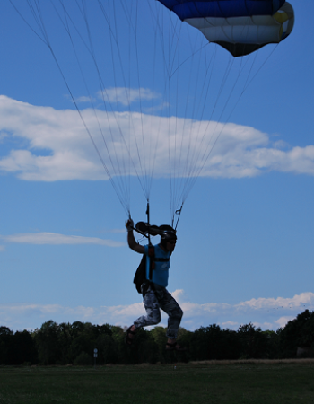 Army Parachuting Club/ Sõjaväe Langevarjuklubi