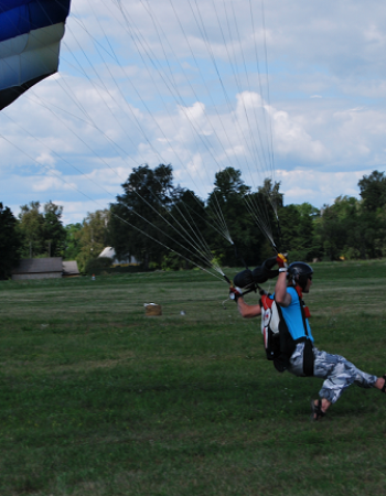 Army Parachuting Club/ Sõjaväe Langevarjuklubi