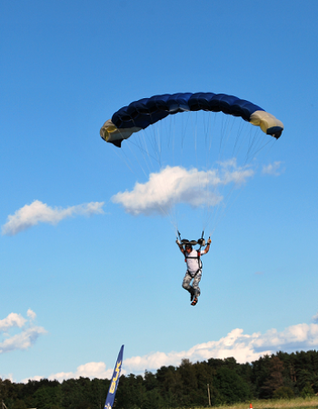 Army Parachuting Club/ Sõjaväe Langevarjuklubi