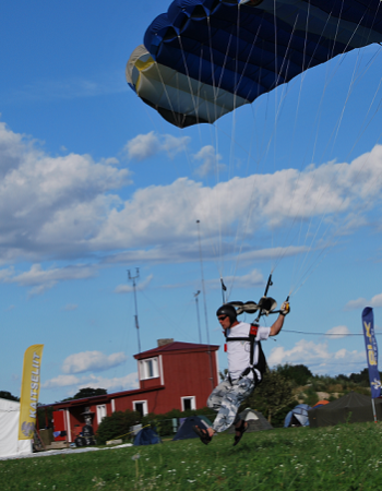 Army Parachuting Club/ Sõjaväe Langevarjuklubi