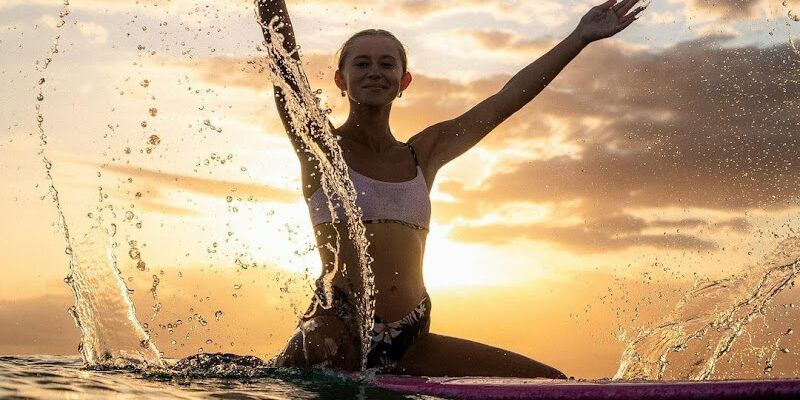 Palomino’s Sunset-Escuela De surf
