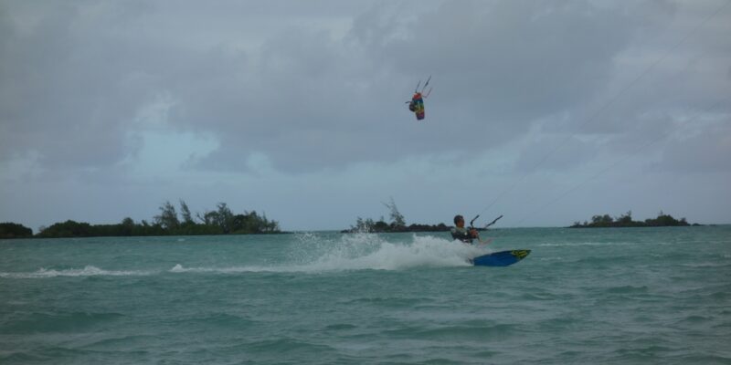 Kitesurf lessons & coaching Mauritius – Kiteaholic Bastard