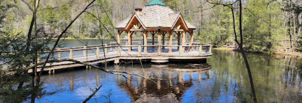 Bays Mountain Park & Planetarium