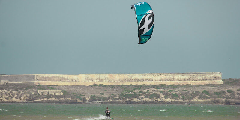 MOGASURF – Kitesurf, Stand-up Paddle, Surf & Yoga