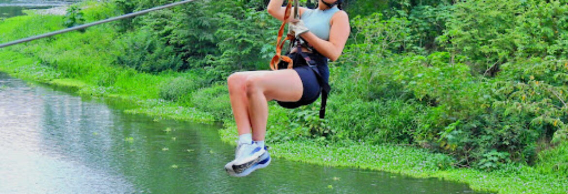 Papagayo Floating & Canopy