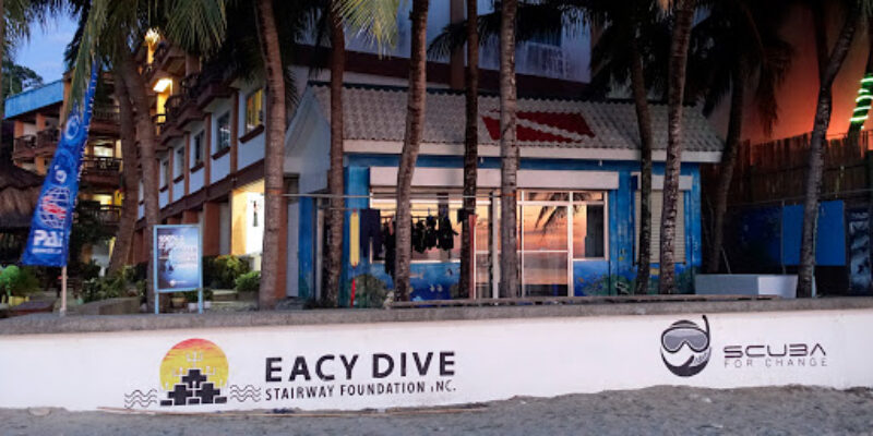 EACY Dive School