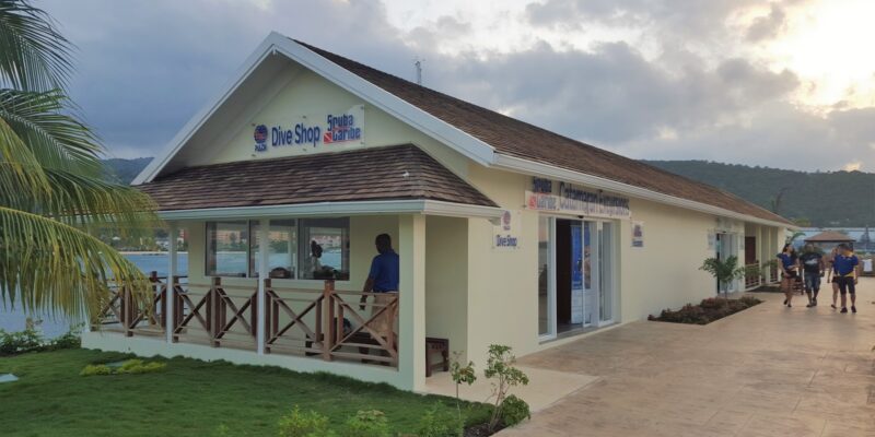 ScubaCaribe – Diving & Water Sports
