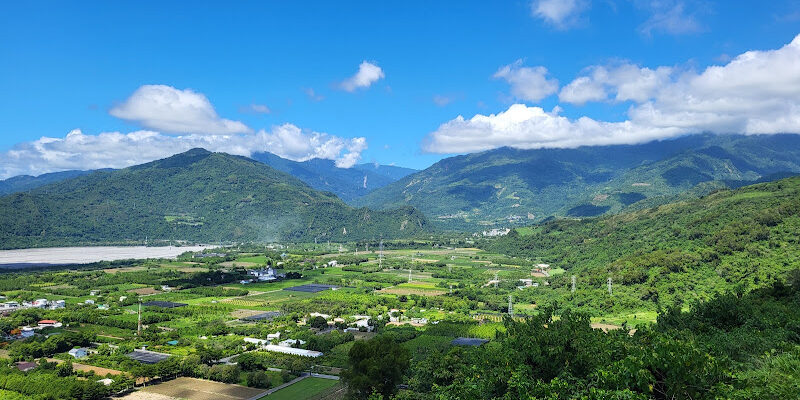 Taitung Luye high-flying paraglider takeoff field first