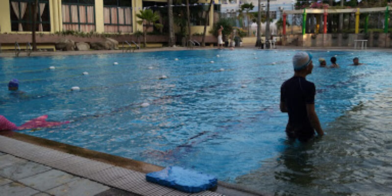 Dolphin Lee Aquatic Dive Center