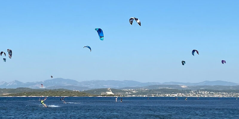 URLA KITE CENTER – U K C