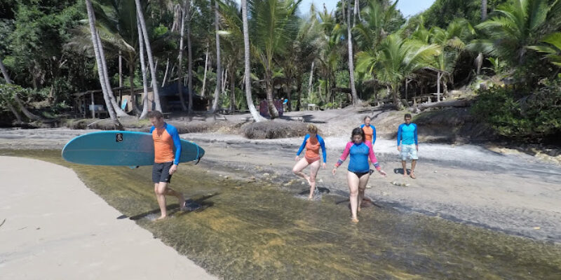 Meninas do Mar Surf School