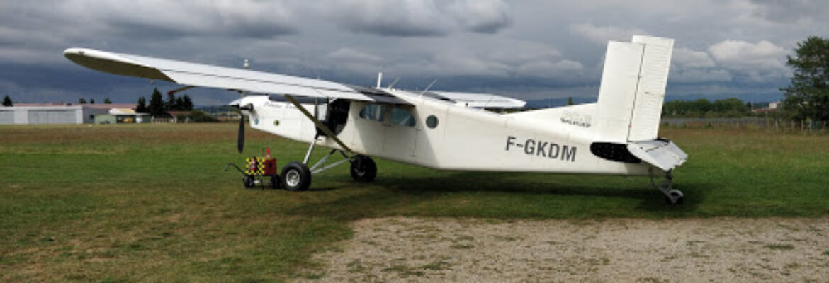 FL140 Parachutisme Rhone Alpes