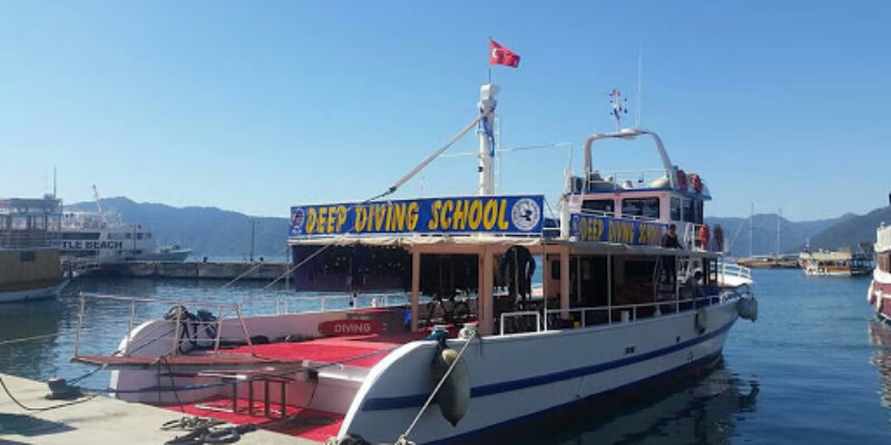 Deep Diving School