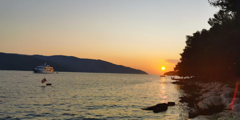 Nautica Hvar – Nerejida