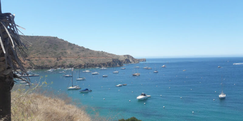 Two Harbors Dive & Recreation Center